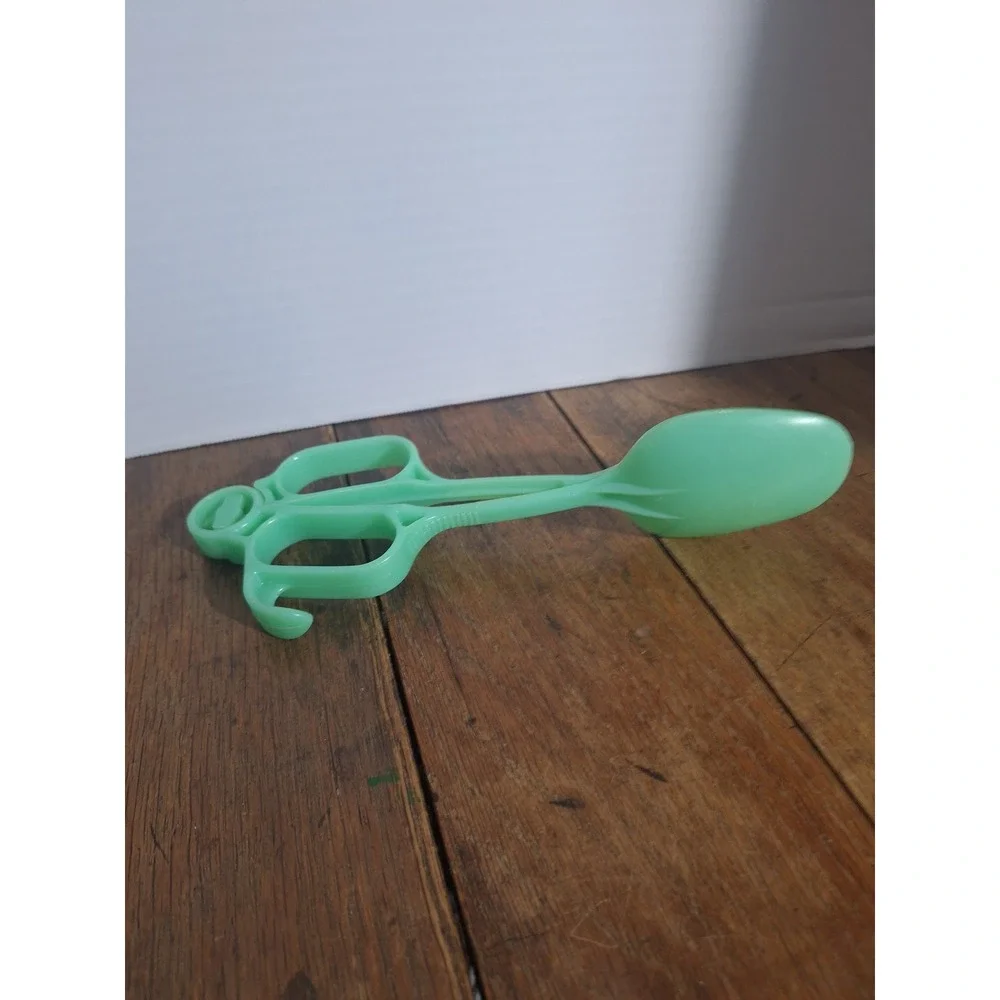 Tupperware vintage salad